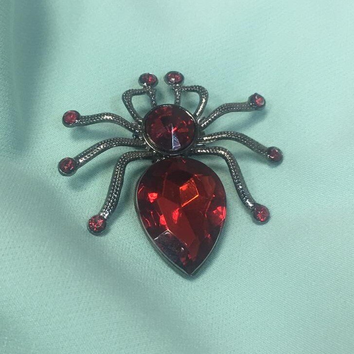 Брошь 949, паук красный