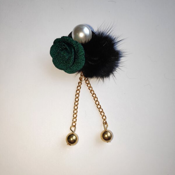 Брошь мех зелёный цветок