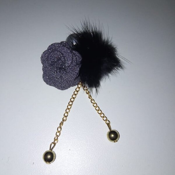Брошь мех серый цветок